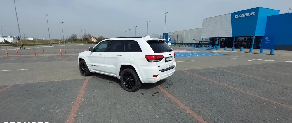 Jeep Grand Cherokee cena 110000 przebieg: 126500, rok produkcji 2019 z Sępopol małe 436